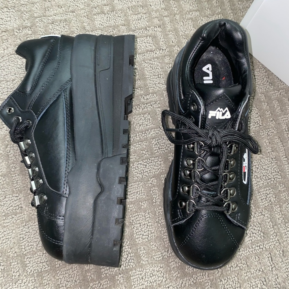 Fila sz 7.5 like new